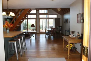 Sandy beach, quiet lake, great fishing & beautiful sunsets w/2 kayaks & gameroom - Image 5