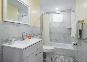 Large 5BR Peaceful House near Perry Beach • Pet-Friendly w/Parking 284 - Image 2