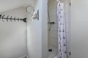 Vacation Home \"Deich Hus\" with Private Terrace, Garden & Wi-Fi - Image 4
