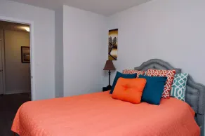 Luxurious 2 Bedroom Townhouse - Image 5