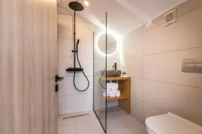 White Collection Villas & Suites - Pnoe Villa - Image 4