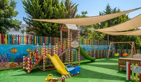 Club Aperion Beach hotel - Image 2