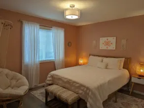 Contemporary 2-Bedroom Close to Downtown, Dining - Image 4