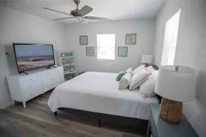 Completely remodeled dog friendly 3 bedroom home w/beach gear and linen included - Image 5