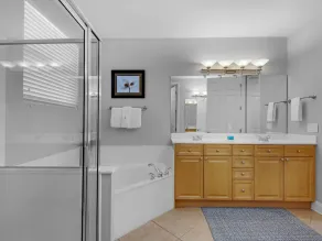 Fifth floor condo with Gulf view, Large Master Bedroom - Image 4