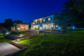 Villa Cedar with large swimming pool and summer kitchen - Image 3