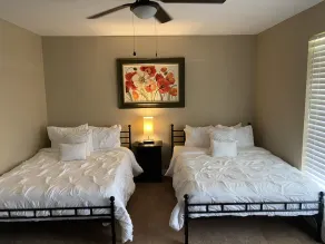 \"WELCOME TO ARTHUR’S PLACE! IDEAL FOR LARGE GROUPS AND PET FRIENDLY.\"  - Image 3