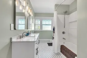 Cozy Trotter 4 Bedroom Home - Image 3