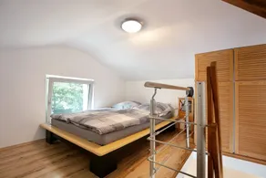 Lakefront Holiday Cottage with Private Terrace and Wi-Fi - Image 5
