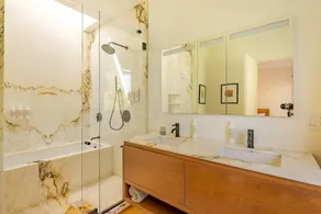 Rove Travel | Empire House | 3BR TH w/ Courtyard - Image 4