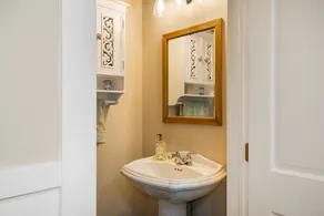 Escape to Paradise - 4 BR/ Loft 2.5BA,One Block to the Bay with a Private Pool - Image 2