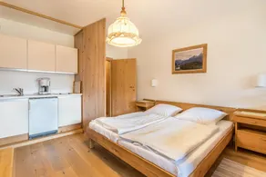 Apartment \"3 Apartment mit Gartenblick\" with Mountain View, Private Balcony & Wi-Fi - Image 5