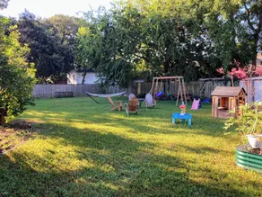 The Okra Inn Carrollton - Private Rooms in Beautiful 6 BR Inn, Parking, Backyard - Image 3