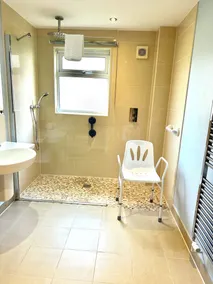 KingFisher Hot Tub & log Burner house on Premium lakeside with Resort Facilities - Image 3