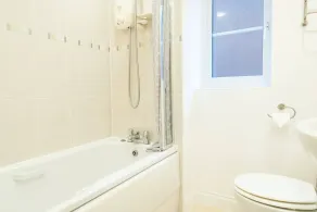 Aztec House - A Modern & Spacious 3-Bedroom Home - Image 2