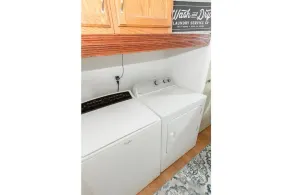 Dogs Welcome! Lake House. Close to Dells! - Image 2