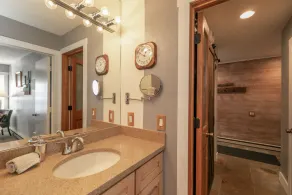 Snow Creek Condo with 2 Bedrooms, 2 Bathrooms and expanded ground level patio !! - Image 5