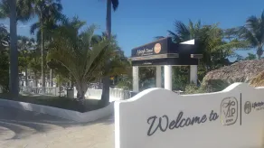 Luxurious Villas, and suites. Sandy Beaches - Image 4