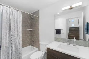 Decorated TownHome in Ballard with rooftop!!! - Image 2