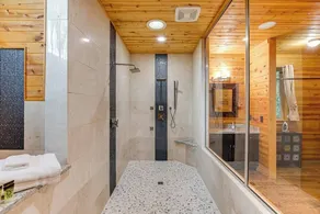 Romantic Cabin w Sauna/Jacuzzi/ Pool Table/Hot Tub - Image 3