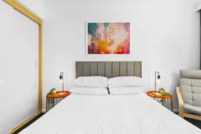 Bright Studio with Pool Access in Parramatta - Image 3