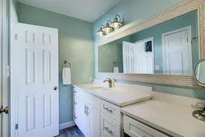 2 B, Three Bedroom Townhome - Image 4