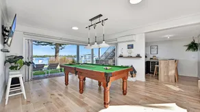 Reflections at Sunset Beach - a stunning 5-bedroom, absolute waterfront property at Soldiers Point - Image 4
