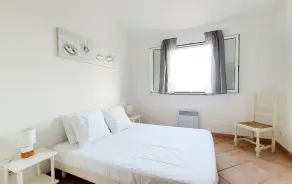A Santa:domaine de 3 villas avec piscine.Calme et confort à 6kms de la mer.PROMO - Image 4