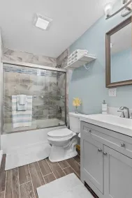 Cedars Log Home : Brand New Lake Front w Kayaks & Hot Tub! - Image 4
