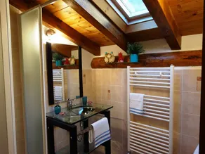 Acogedor apartamento renovado en un granero típico con impresionantes vistas, rodeado de naturaleza - Image 2