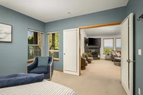 Incredible Dundee Hills Escape, Pet Friendly, Hot Tub, Covered Deck, Walk to Park, Food, and Wine - Image 5