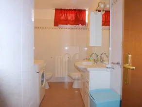 Fully equipped charming holiday home with BBQ, private pool & garden | Pets are welcome - Image 2
