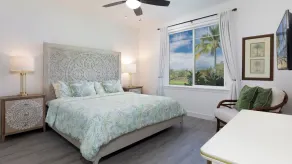 Luxuriously updated condo with easy access to the beach, restaurants and shops  - Image 5
