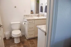 A wonderful 2 bedroom/2 bath rental (1,000 sq - Image 4