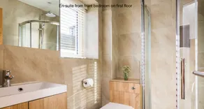 Luxury house on the water with harbour views & parking on quay - pet friendly! - Image 2