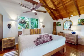 Two quiet oceanfront cabanas w/ private beach, dock, hammock, ocean view & WiFi - Image 5