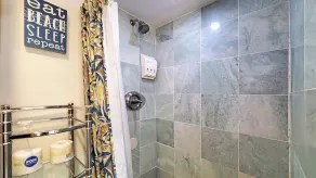 Balcon au 9e étage, véritable salon intérieur / extérieur avec portes coulissantes - Image 2