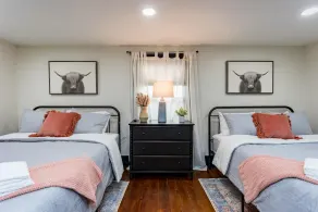 Warm & Inviting Farmhouse Loft | Walk to River, Dining, Shopping & Bridgewater College - Image 5