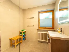 Spacious Apartment With Balcony - Image 5