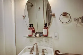 Cute 1 bedroom unit located in Condo/Hotel in the heart of Coconut Grove-Free Parking - Image 5
