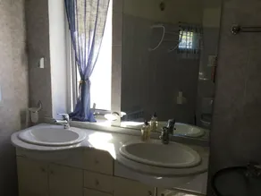 Country house with large garden and swimming pool, 12km from beach and lake - Image 4