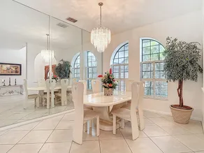 FLORIDA RETREAT ENDLESS SPACE! DISCOUNTED one story 2800 sq ft with Pool - Image 3