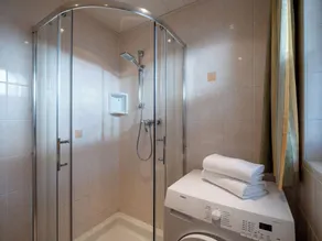 Apartment in central location with 1 bedroom - Image 4
