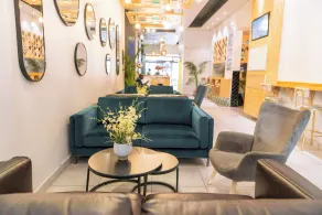 Mojo Hotel & Market - Image 3