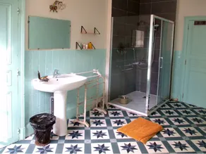 A spacious house ideal for vacations with family or friends, or for working remotely - Image 5