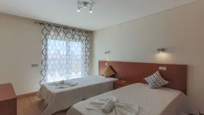 ★4 Bedroom, Holiday villa with Private Pool, Beach nearby in Albufeira - Image 2