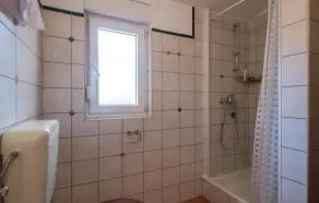 Hermosa casa de 2 habitaciones en Liznjan - Image 4