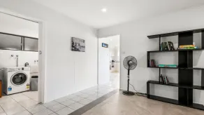 Bell Street 36 Dicky Beach - Image 2