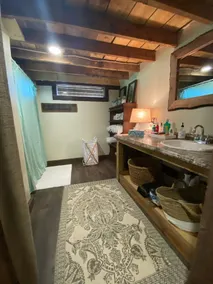 A bougie barn on 50+ acres! Cozy and updated. - Image 2
