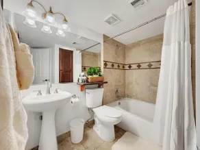 Luxury BiltmoreCondo - 32nd and Camelback - Biltmore Golf Course - Image 4